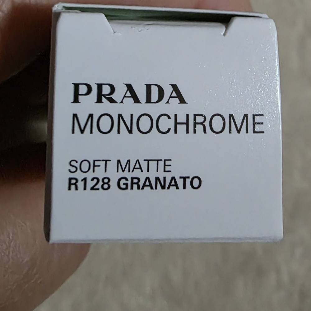 Prada Monochrome Soft Matte lipstick R128 GRANATO/soft red. BNIB - Picture 6 of 6